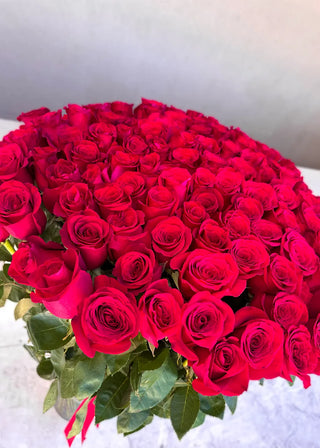 NO. 8. Bouquet of Gorgeous 100 Red Roses