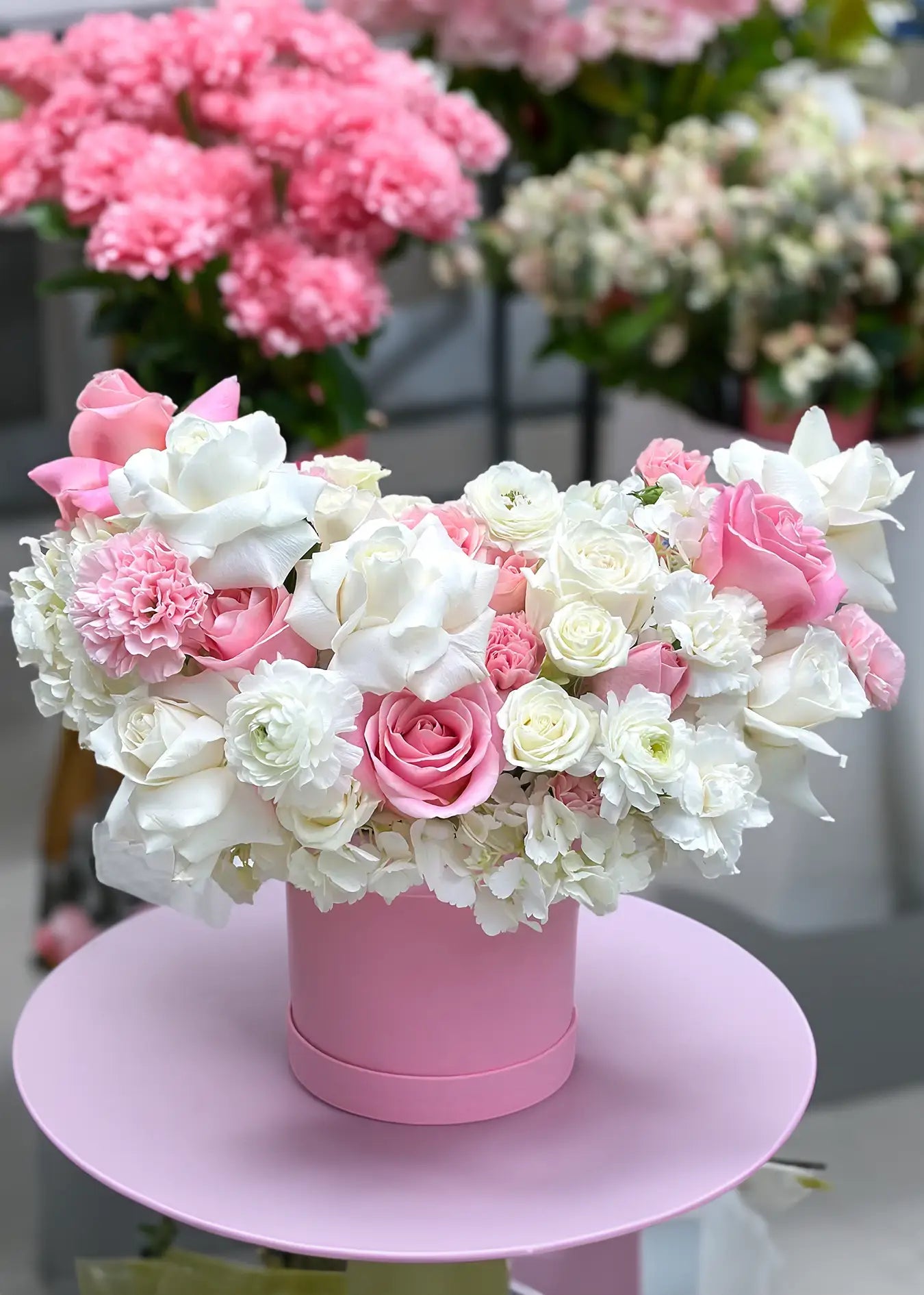Serene Flower Hatbox, Hatbox Flowers