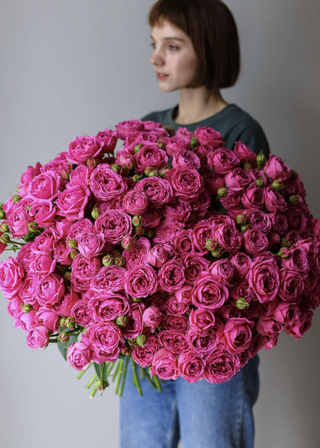 NO. 42. Bouquet of Gorgeous Spray Roses